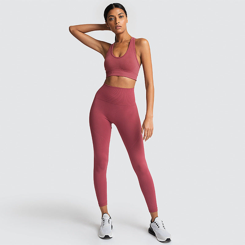 women’s yoga and fitness outfit set activewear look