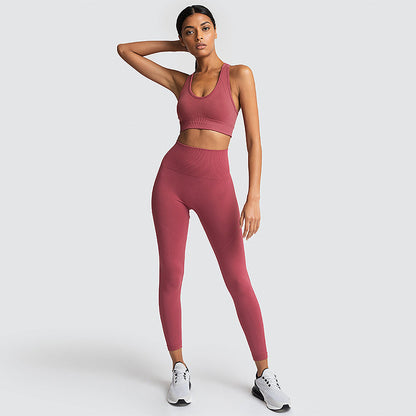 women’s yoga and fitness outfit set activewear look